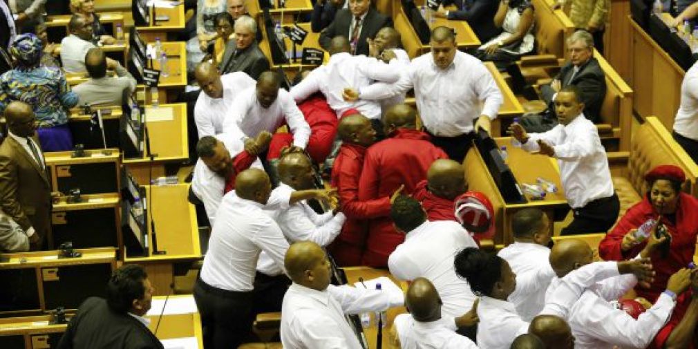 Afrique du Sud / Bagarre générale au Parlement lors du discours traditionnel de Jacob Zuma à la nation