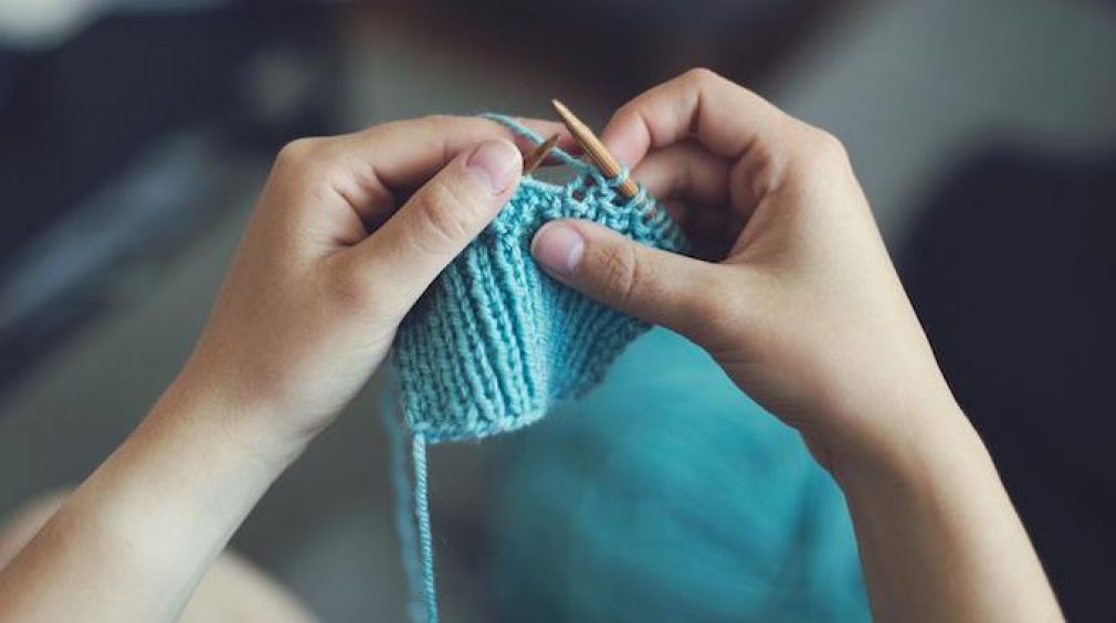 6 Bienfaits du tricotage sur la santé que personne ne connait