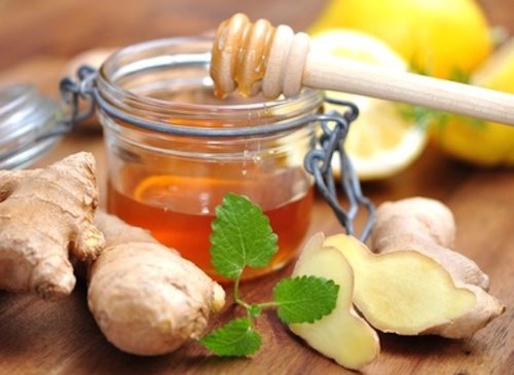 Trucs et Astuces/Le remède au miel et gingembre pour renforcer vos défenses immunitaires